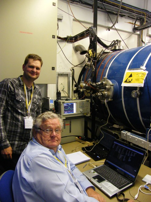 Wouter (standing) and Jim logging data beside the Thermo Vac chamber. Wouter (standing) and Jim logging data beside the Thermo Vac chamber.